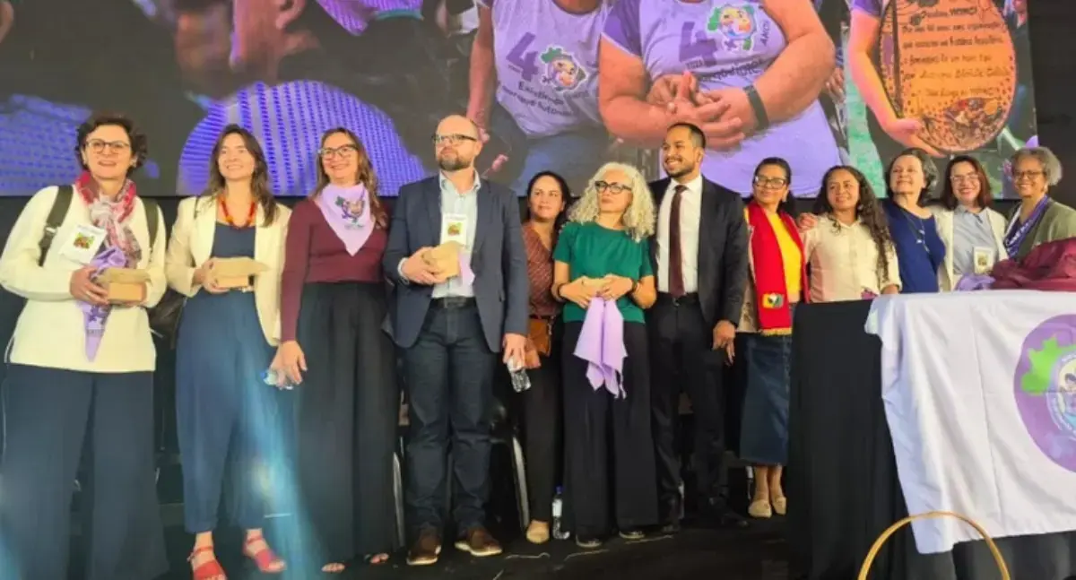 Mulheres camponesas recebem doação de 900 quilos de alimentos da Conab durante evento em Brasília