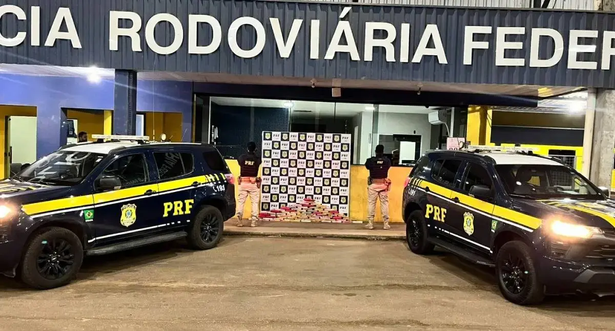 PRF apreende mais de 79 quilos de cocaína em ônibus interestadual na BR-364