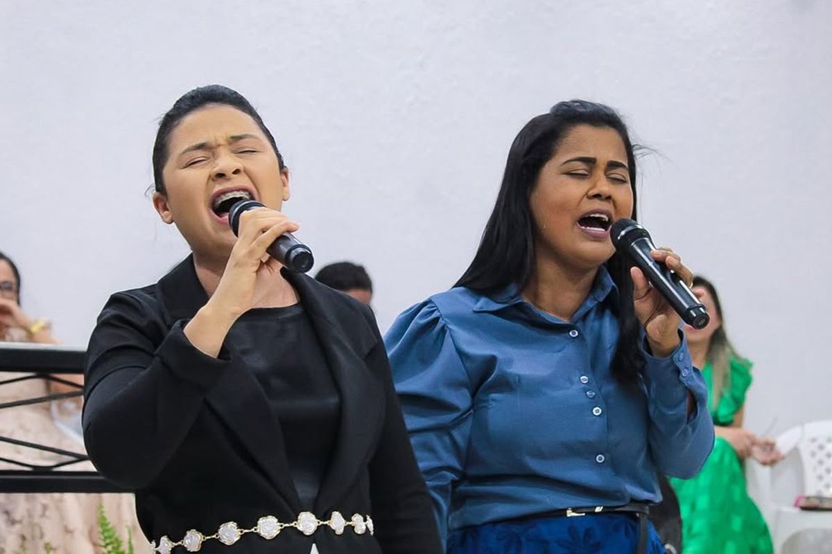 SAIBA QUEM ERA: Morre aos 38 anos famosa cantora gospel e emociona comunidade evangélica