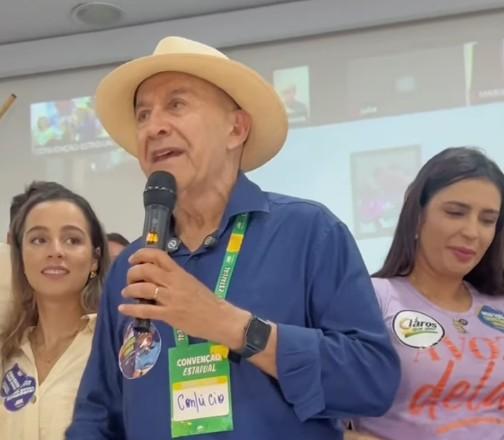 Confúcio Moura divulga carta e confirma que está fora da corrida eleitoral em Rondônia