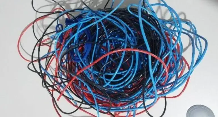  PMRO recupera fios furtados e apreende armas após arrombamento em Nova Mamoré 