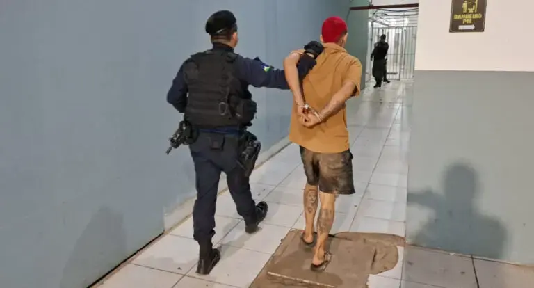  Polícia Militar prende suspeito com maconha durante operação no Orgulho do Madeira 