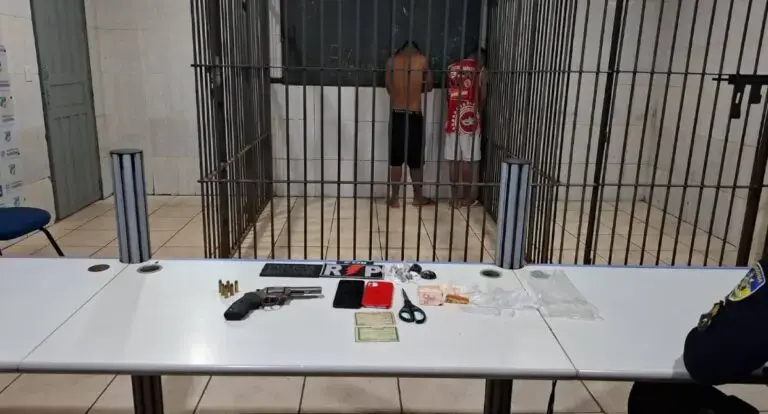  Polícia prende dois jovens por tráfico e apreende arma no Orgulho do Madeira 
