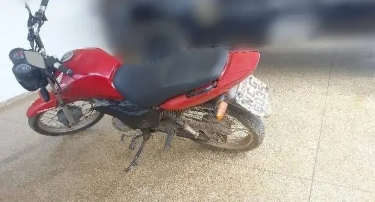  Polícia recupera moto furtada em residência em RO 