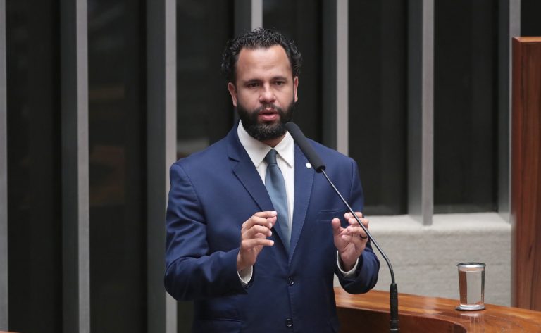 Projeto obriga agressor a pagar despesas de vítima que precisar mudar de imóvel