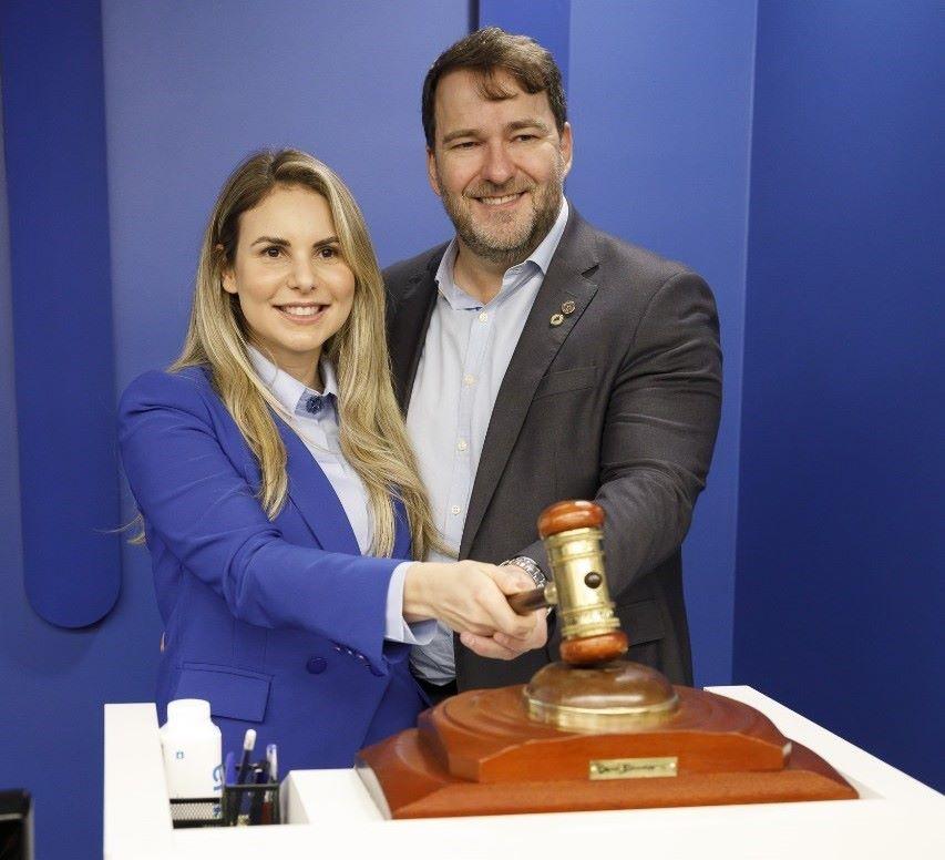 Vereadores são unânimes em cobrar explicações de Carla Redano e acenam com cassação