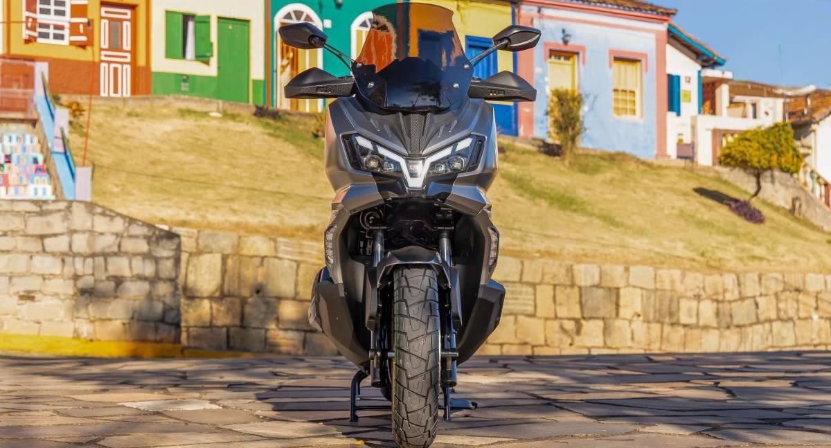 Dafra amplia linha SYM com a chegada da ADXTG 300 ao Brasil
