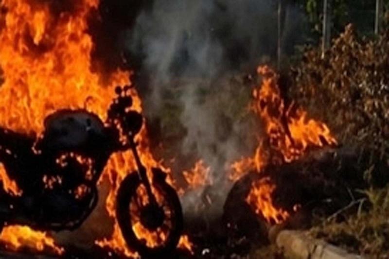 Em Ji-Paraná homem é conduzido a UNISP depois de incendiar motocicleta do cunhado