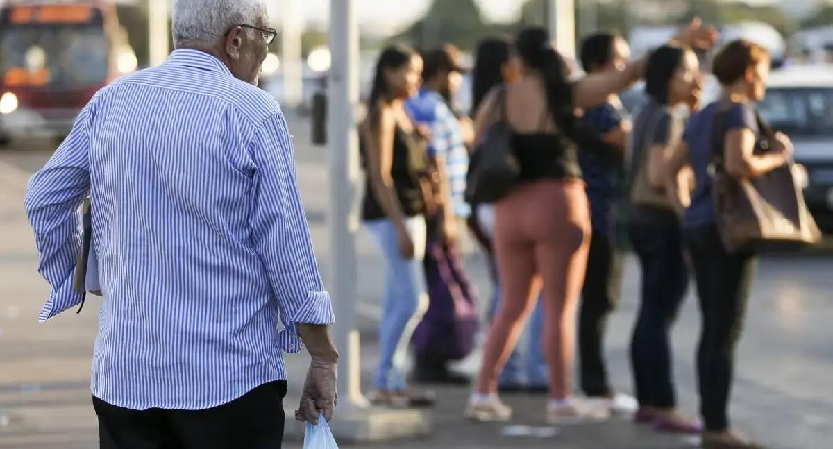 Lei cria título Cidade Amiga do Idoso para reconhecer municípios com políticas públicas