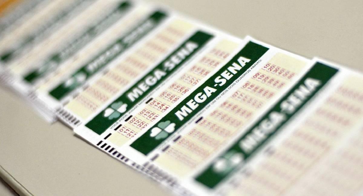 Mega-Sena acumula e prêmio chega a R$ 100 milhões neste domingo