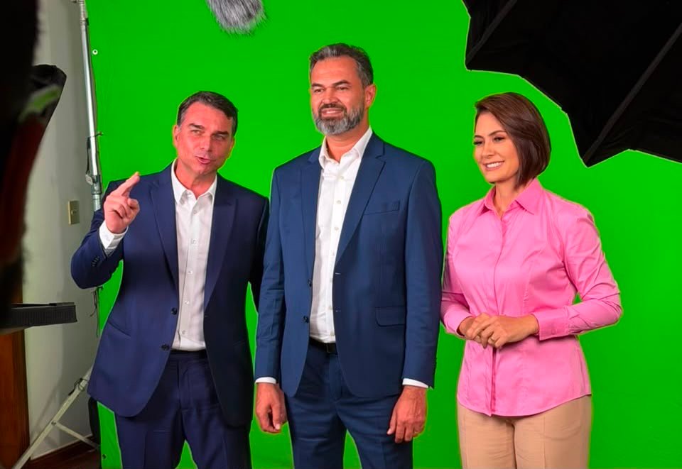 Michelle Bolsonaro reforça apoio a Bruno Bolsonaro Scheid e gesto amplia projeção política do candidato em Brasília