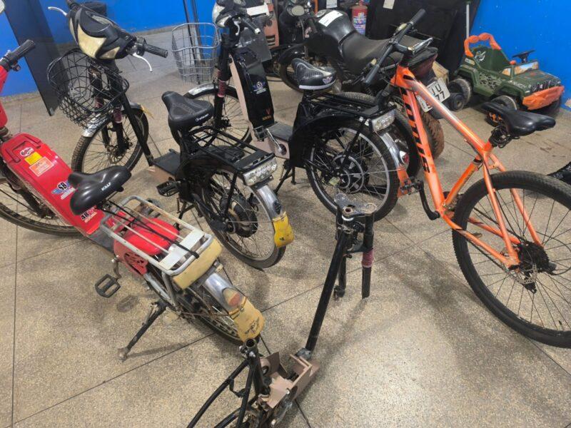 Polícia Militar encontra desmanche de bicicletas furtadas, apreende dois adolescentes e recolhe drogas em Vilhena