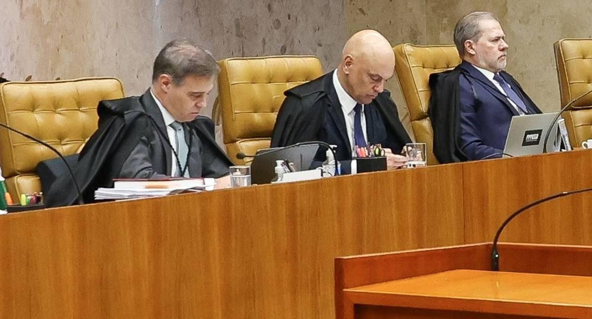 Alexandre de Moraes vota pelo julgamento conjunto com André Mendonça no plenário do STF