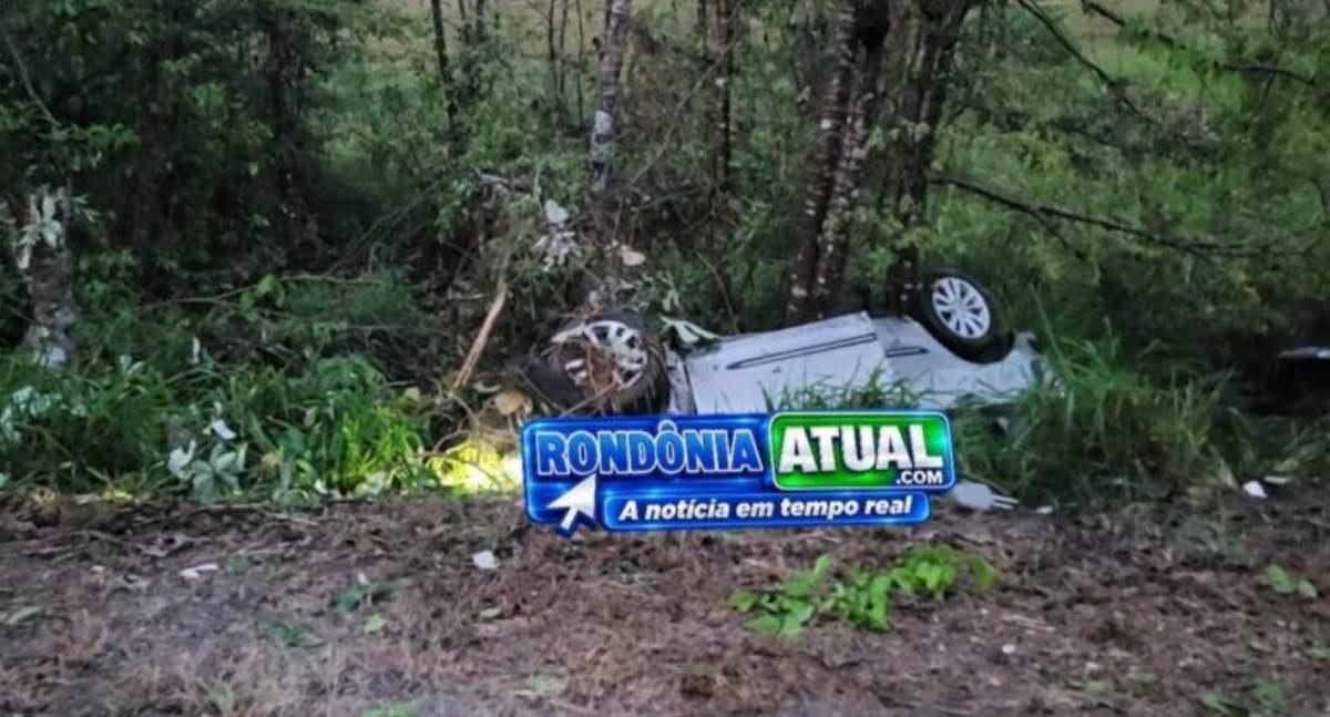 Capotamento de veículo na BR-364 deixa família ferida e adolescente presa em trecho entre Ji-Paraná e Presidente Médici