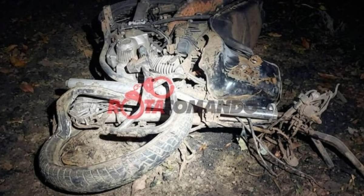 Colisão frontal entre moto e caminhonete do Ibama deixa motociclista morto na BR-429