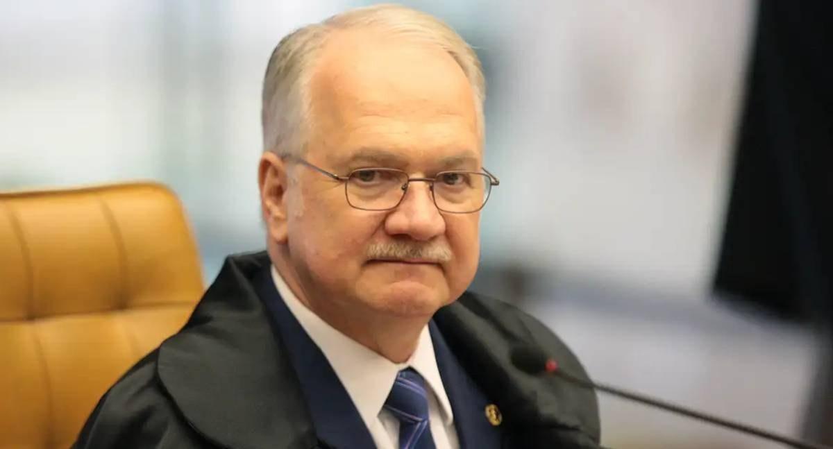 Edson Fachin dá prazo de 24 horas para André Mendonça derrubar sigilo integral de inquéritos da Operação Compliance Zero