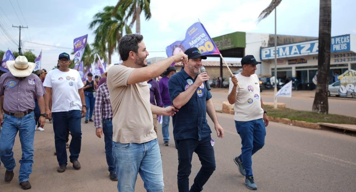 Em Alto Paraíso, Maurício Carvalho ressalta resultados do mandato e recebe apoio no decorrer de caminhada