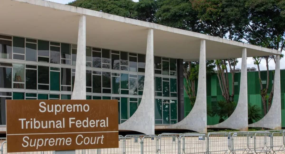 Gilmar Mendes solicita adiamento de sessão no STF e sugere análise conjunta de inquéritos envolvendo ministros da Corte