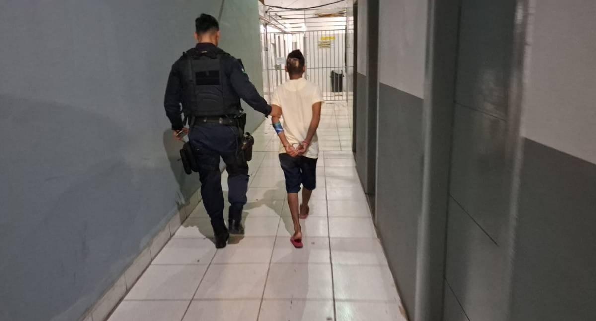 Homem agride vizinho com pedaço de madeira depois de conflito em condomínio na região central da capital