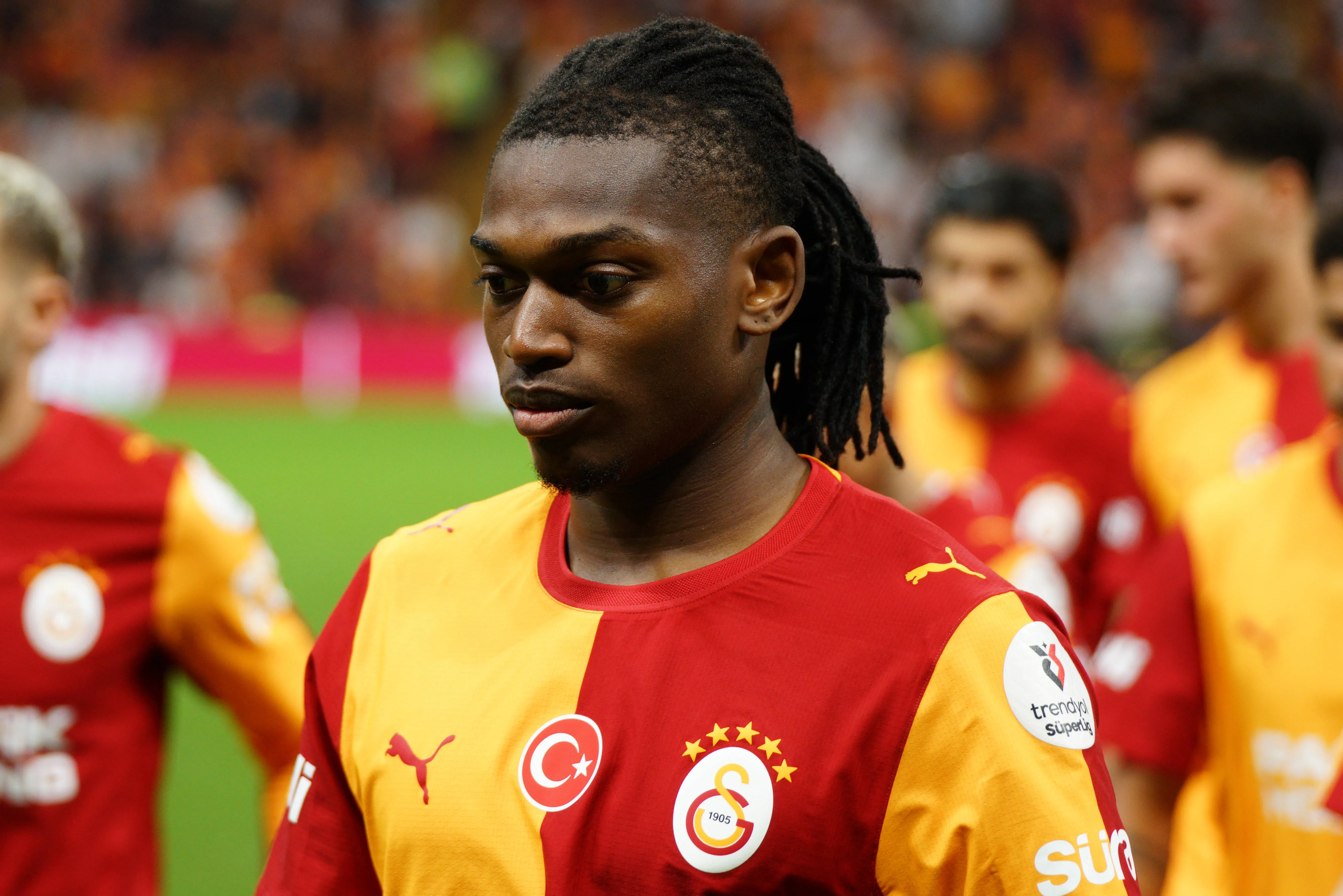 Mercado: Por que Rafael Leão passou a ser contestado após transferência para a Turquia?