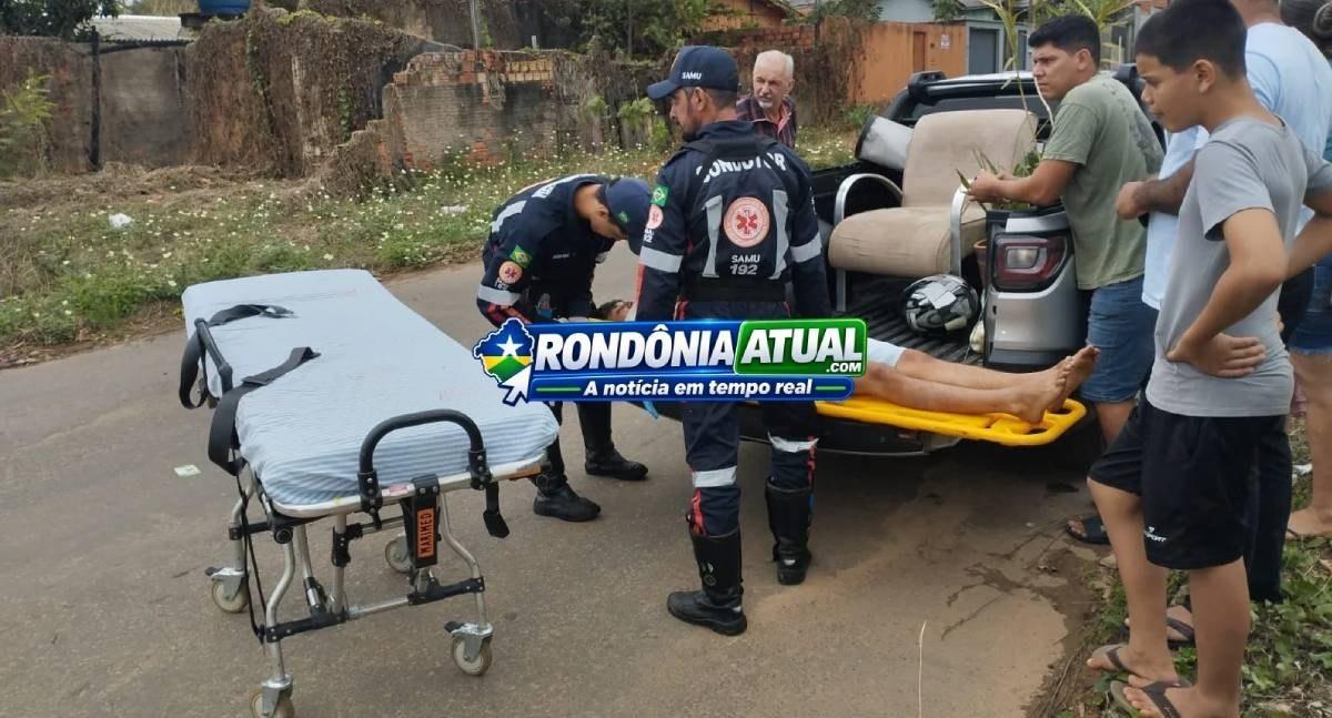 Motociclista é lançado para dentro de carroceria depois de veículo invadir preferencial em RO
