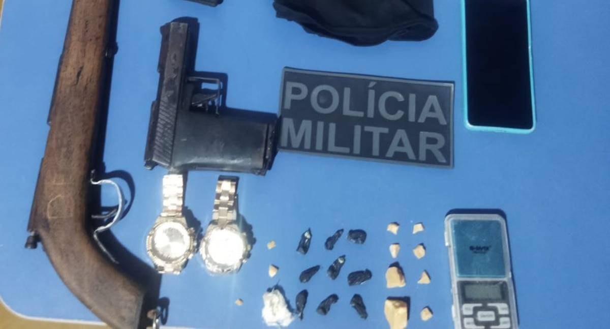 Policiais militares prendem trio e apreendem armas e drogas em operação em RO