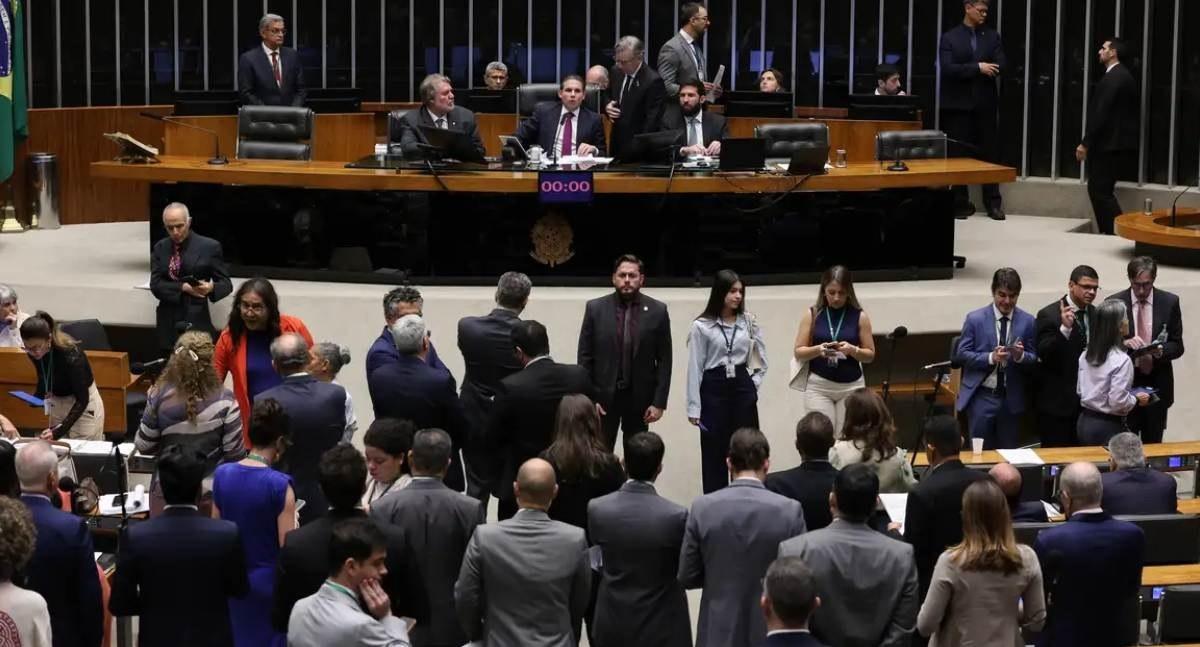 Senado aprova projeto que cria a Política Nacional de Minerais Críticos e Estratégicos com bilhões em incentivos