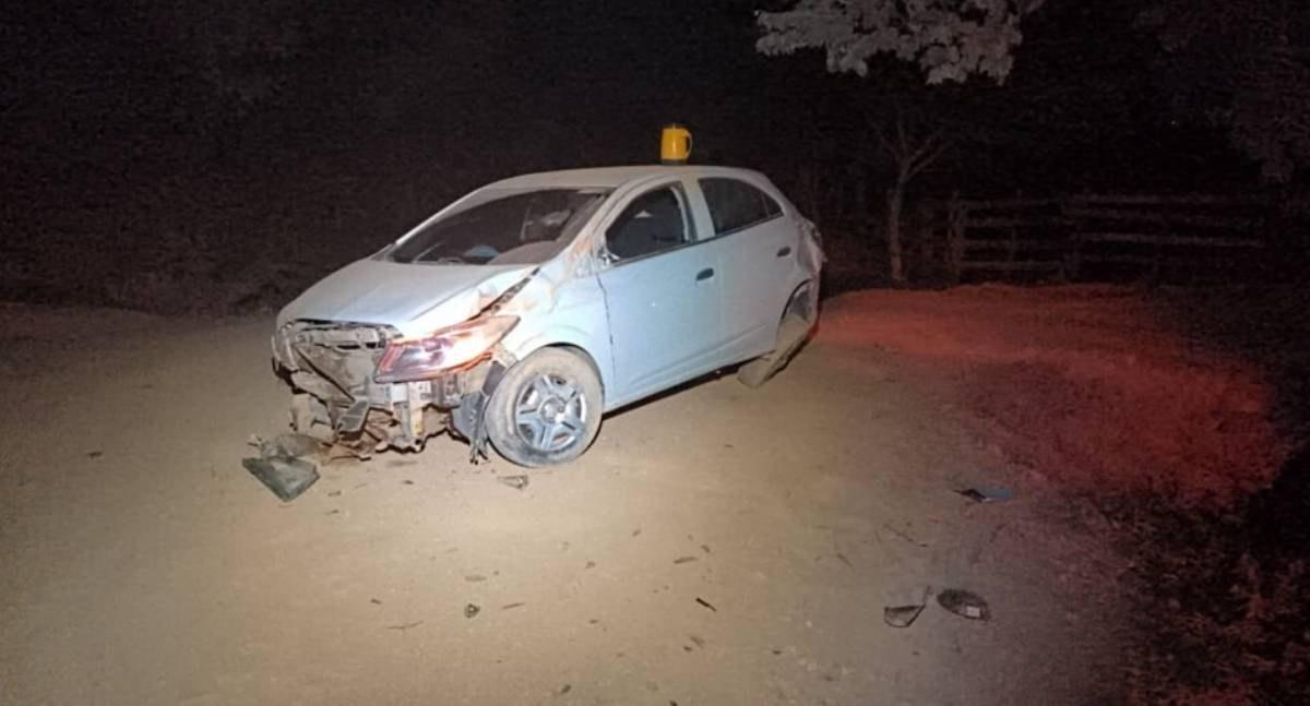 Motorista suspeito de embriaguez perde o controle e capota veículo na zona rural de Theobroma