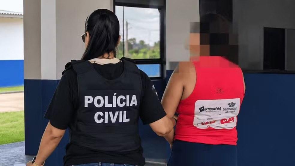 Mulher é presa em Porto Velho suspeita de ameaçar envolvidos em investigação e ajudar investigado a fugir da Justiça