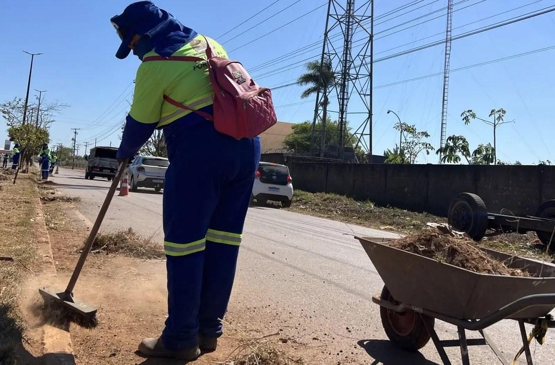 Mutirões intensificam limpeza de ruas, avenidas e espaços públicos da capital