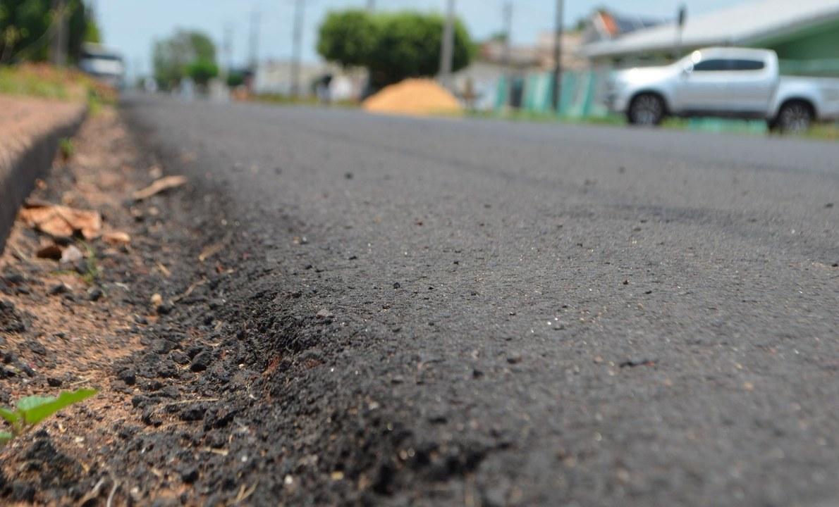 Obras de recapeamento avançam e transformam ruas de Pimenta Bueno com recursos de Ezequiel Neiva