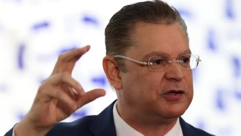 PEC 6×1: líder do PL promete pagamento por hora se Flávio for eleito