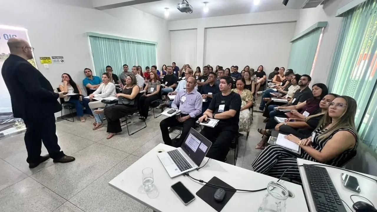 Prefeitura capacita 50 servidores sobre os impactos da Reforma Tributária