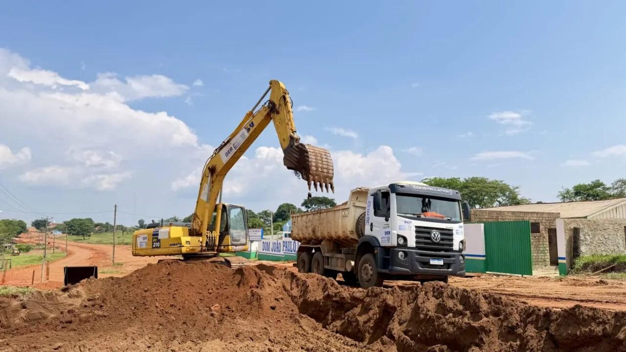 Rodovia 370 recebe preparação para pavimentação no distrito Vila Bosco, em Alto Alegre dos Parecis