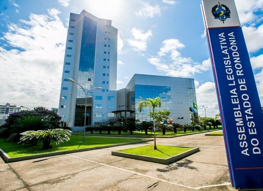 Servidores da Assembleia Legislativa relembram trajetórias e momentos históricos da instituição