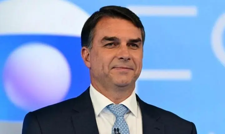 Aliado de Trump diz que Flávio Bolsonaro chegou aos Estados Unidos