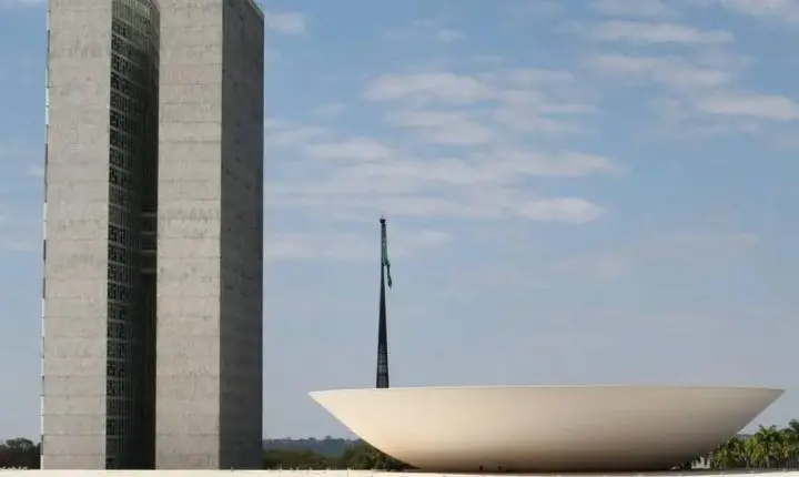 Câmara aprova PLP que eleva teto de faturamento do MEI e anistia dívidas ativas até outubro de 2026