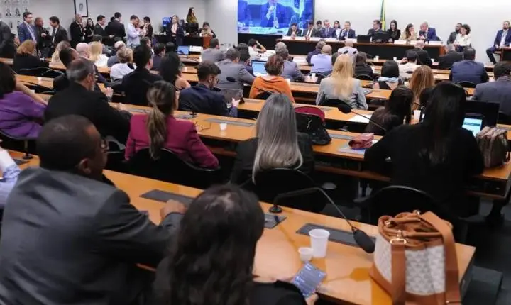 Câmara dos Deputados instala comissão especial para analisar PEC que reduz maioridade penal para 16 anos