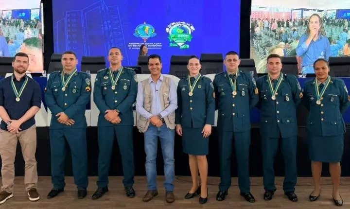 Cássio Gois homenageia policiais militares do 2º Pelotão de Espigão do Oeste