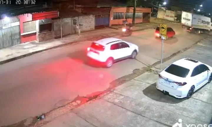 Ciclista sofre fratura na perna após ser atropelado por caminhão em Porto Velho