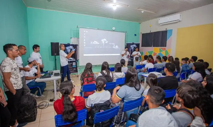CINEAMAZÔNIA leva cinema regional e reflexões sobre a Amazônia a estudantes de Itapuã do Oeste