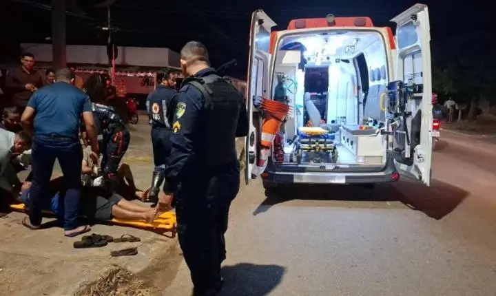 Colisão entre duas motocicletas deixa três pessoas feridas no bairro Tancredo Neves em Porto Velho