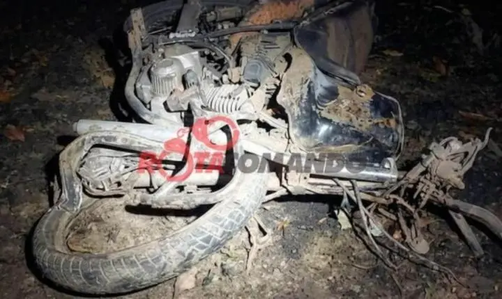 Colisão frontal entre moto e caminhonete do Ibama deixa motociclista morto na BR-429