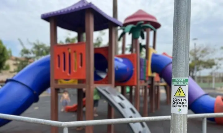 Dispositivo contra choques é instalado em praças de Porto Velho