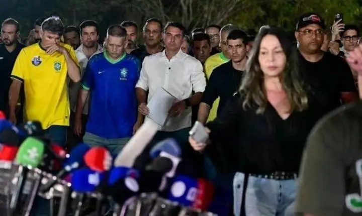 Flávio Bolsonaro não reconhece vitória de Lula e anuncia que pedirá anulação das eleições