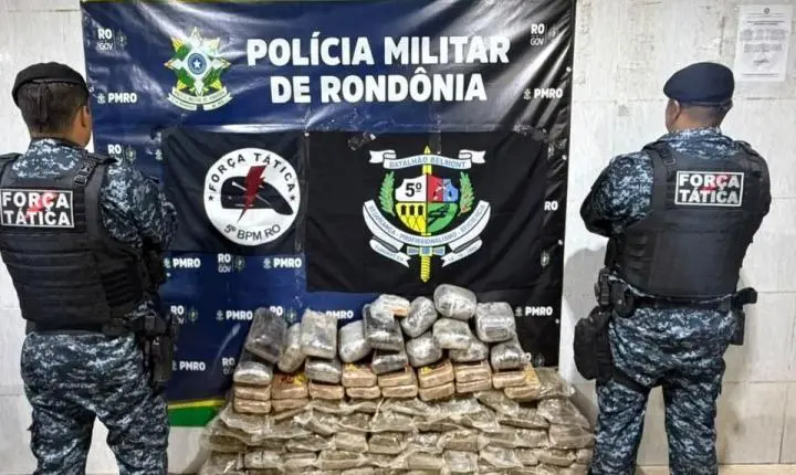 Força Tática apreende drogas em casa abandonada na capital