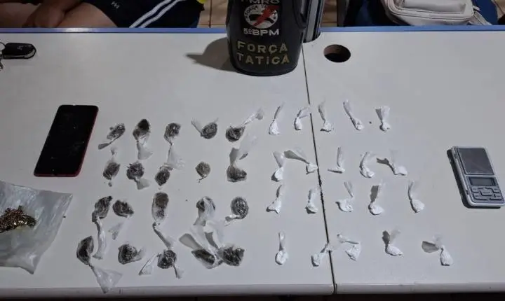Força Tática prende dois suspeitos de tráfico com porções de drogas no Orgulho do Madeira