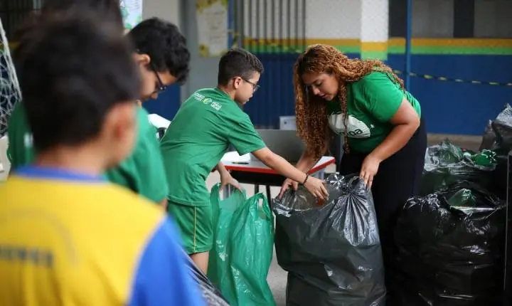 Gincana ambiental mobiliza 430 alunos e recolhe mais de 46 mil recicláveis em Porto Velho