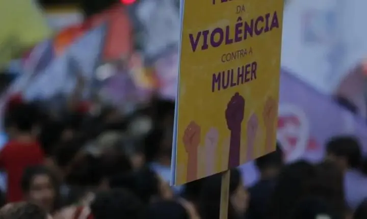 Governo federal estabelece prazo de 15 dias para plataformas digitais detalharem mecanismos de denúncia de violência contra mulheres