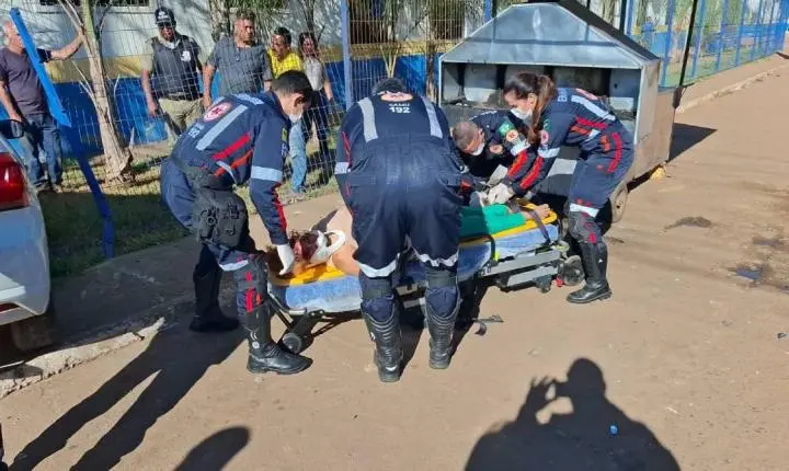 Grave acidente deixa motociclista inconsciente na zona leste